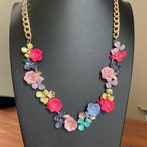 NWT multicolor, flower/floral statement necklace